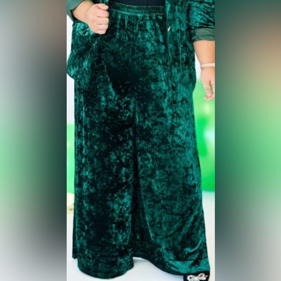 Oddi Pants - NWT Oddi Oddy Emerald Green Crushed Velvet Wide Leg Slit Leg pants 2X